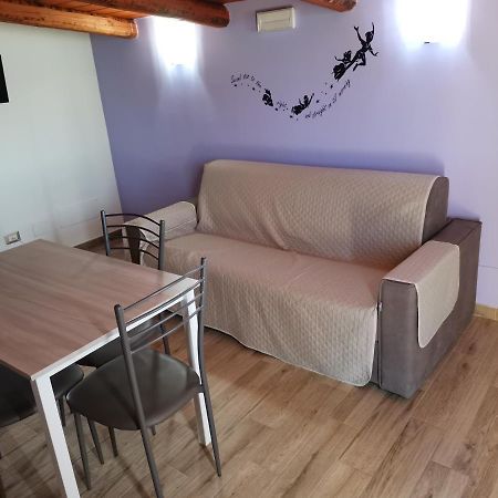 Villa Sole - Finaiti - Appartamento Per Turisti Флоридия Екстериор снимка