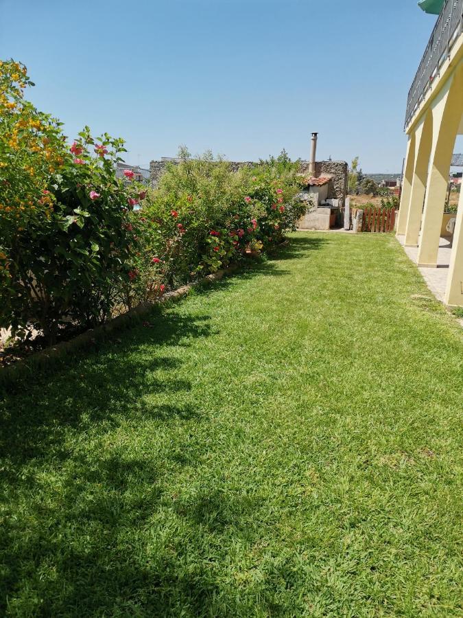 Villa Sole - Finaiti - Appartamento Per Turisti Флоридия Екстериор снимка