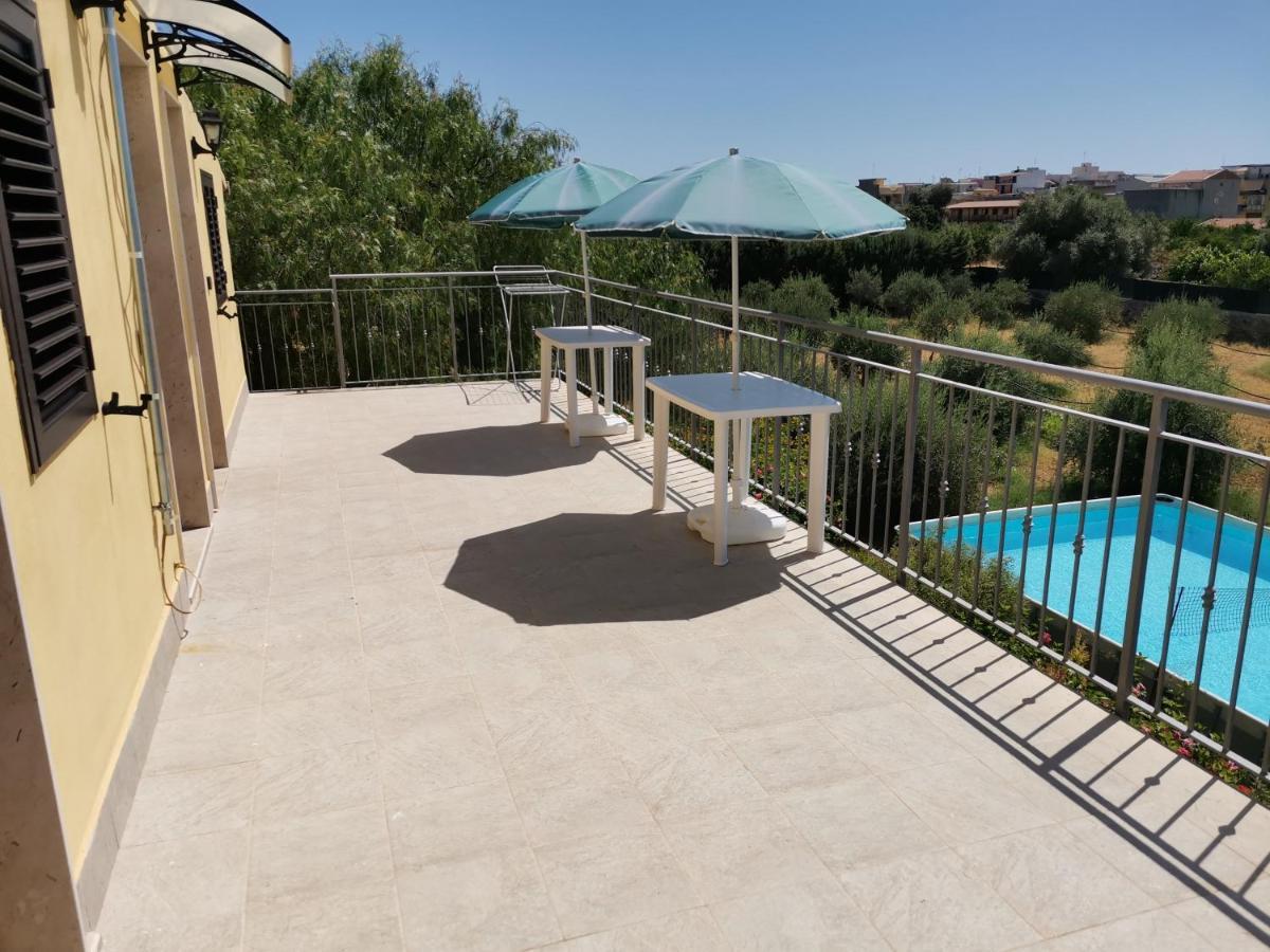 Villa Sole - Finaiti - Appartamento Per Turisti Флоридия Екстериор снимка