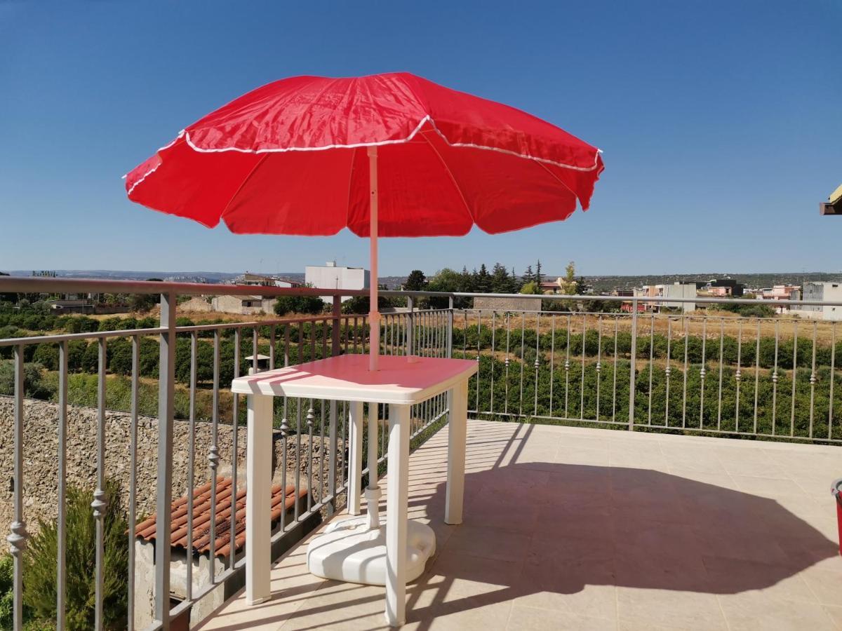 Villa Sole - Finaiti - Appartamento Per Turisti Флоридия Екстериор снимка