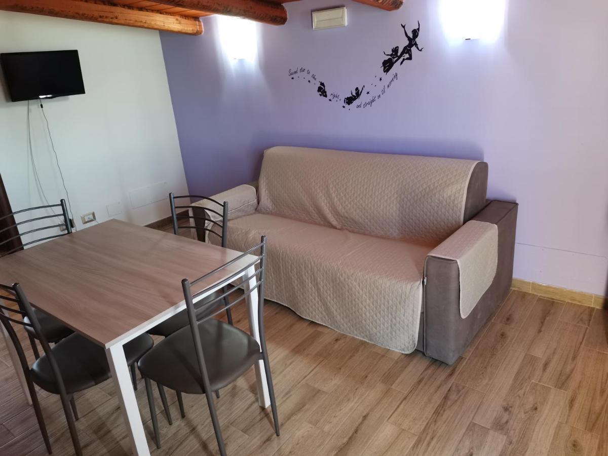 Villa Sole - Finaiti - Appartamento Per Turisti Флоридия Екстериор снимка