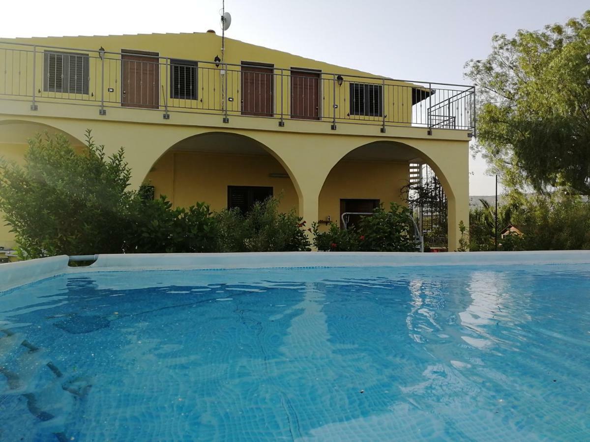 Villa Sole - Finaiti - Appartamento Per Turisti Флоридия Екстериор снимка