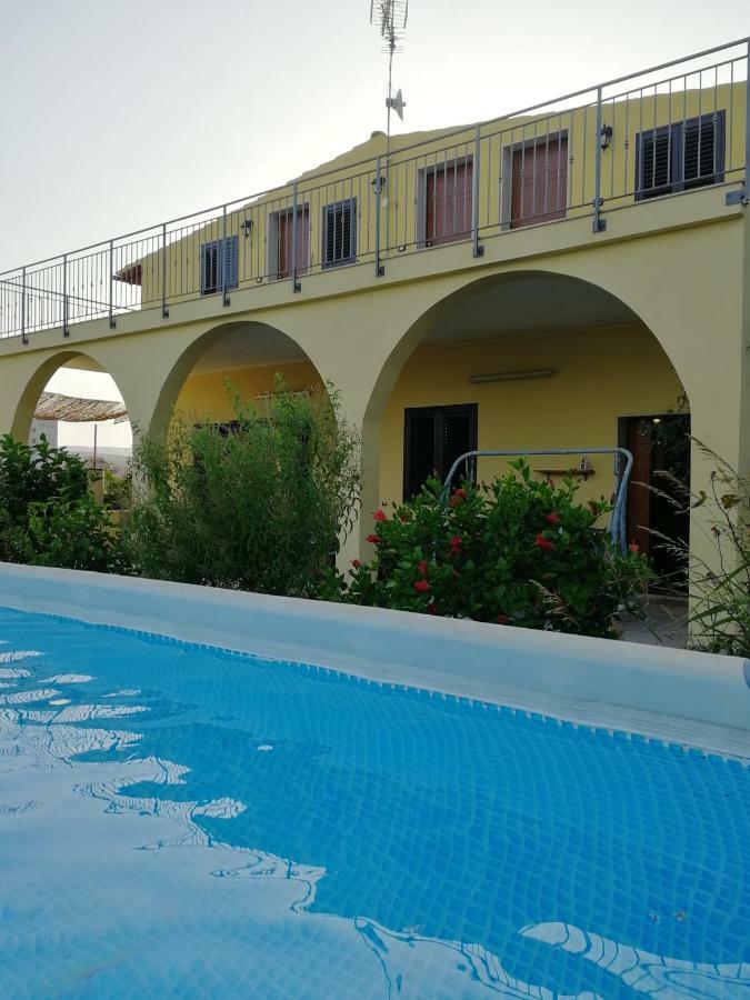 Villa Sole - Finaiti - Appartamento Per Turisti Флоридия Екстериор снимка