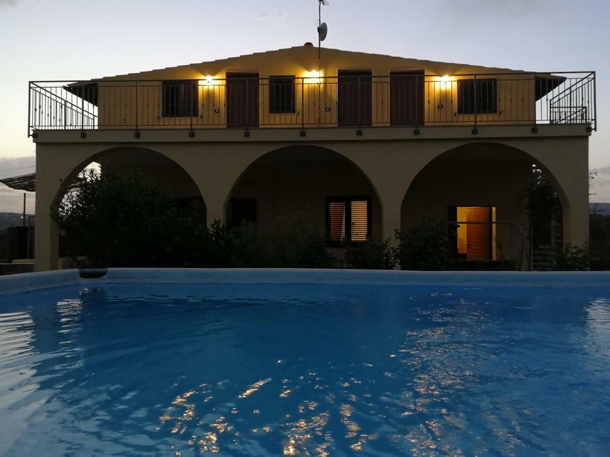 Villa Sole - Finaiti - Appartamento Per Turisti Флоридия Екстериор снимка