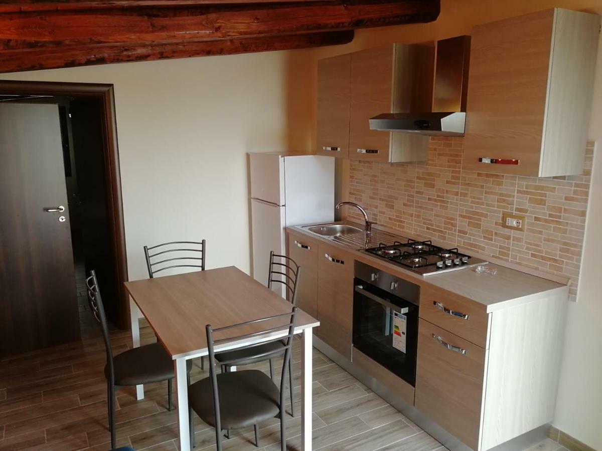 Villa Sole - Finaiti - Appartamento Per Turisti Флоридия Екстериор снимка