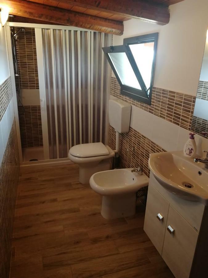 Villa Sole - Finaiti - Appartamento Per Turisti Флоридия Екстериор снимка